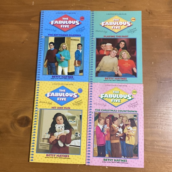 The Fabulous Five books from Betsy Haynes - Picture 7 of 8